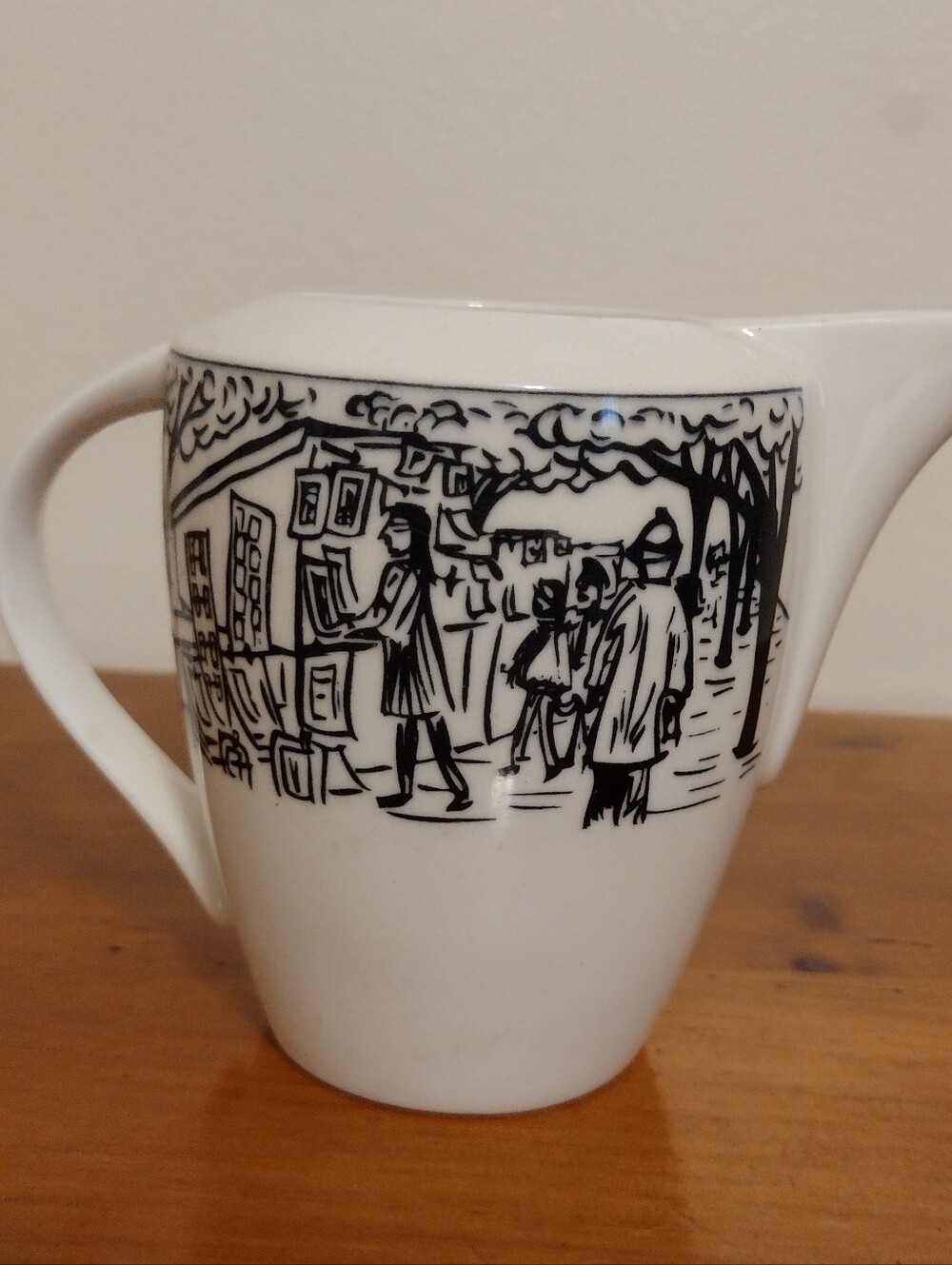 Mikasa Parisian Scene Creamer/ Gravy